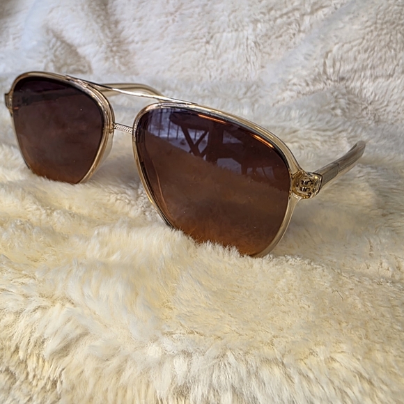 NWOT PRIVE REVAUX X Adriana Lima Tan Aviator Sunglasses - Picture 2 of 9